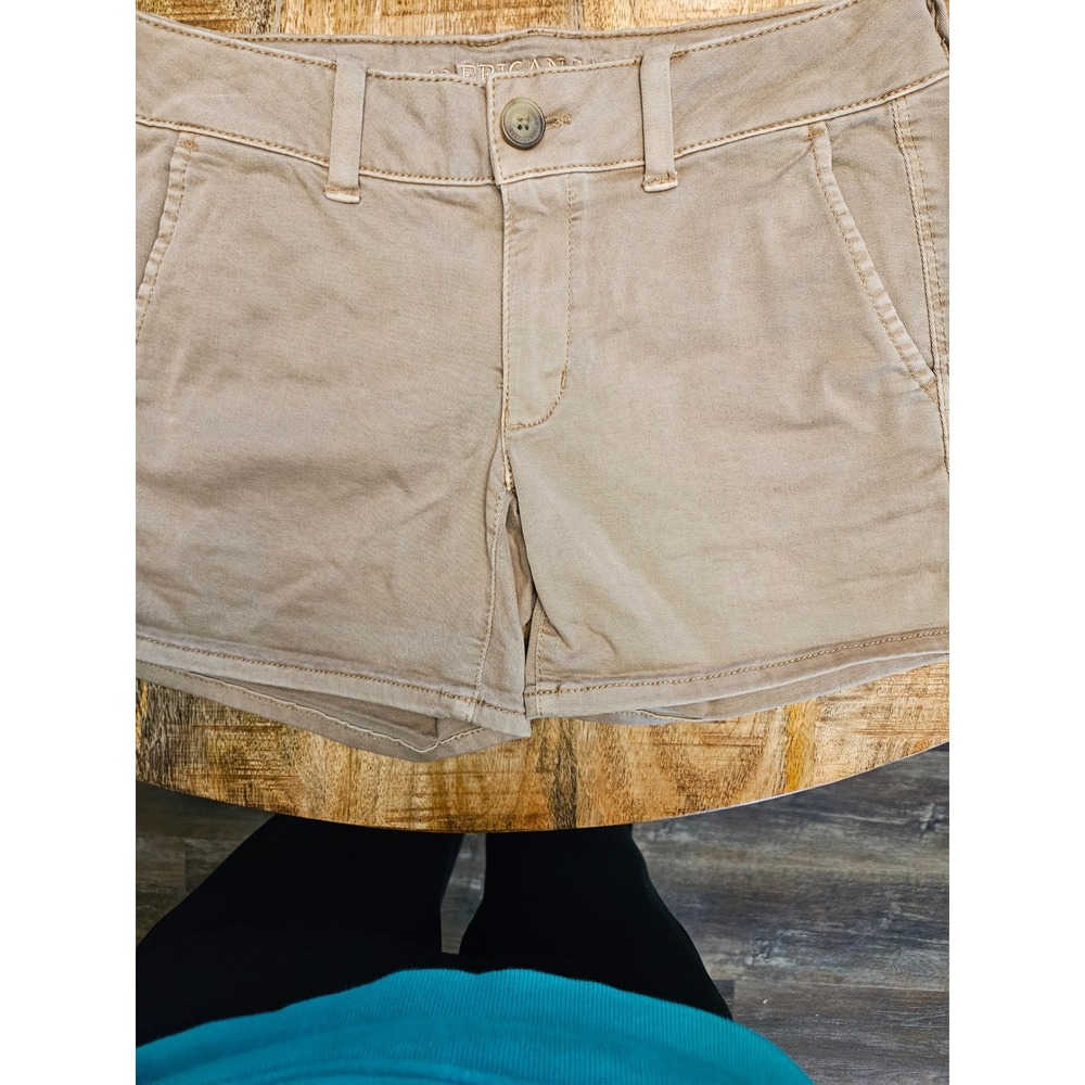 American Eagle Outfitters Khaki Super Stretch Chino Shorts Womens Size 2 Tan